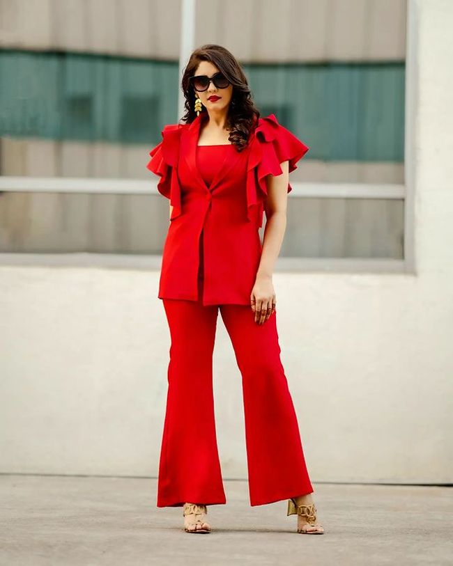 Gorgeous Looks Of Surbhi Puranik In Floral Outfit